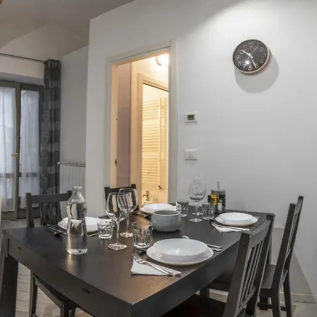 Apartment Old Fashioned Rondo Della Forca *